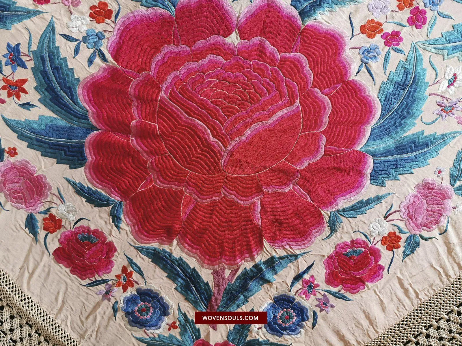 1146 Antique Floral Manila Manton Silk Shawl
