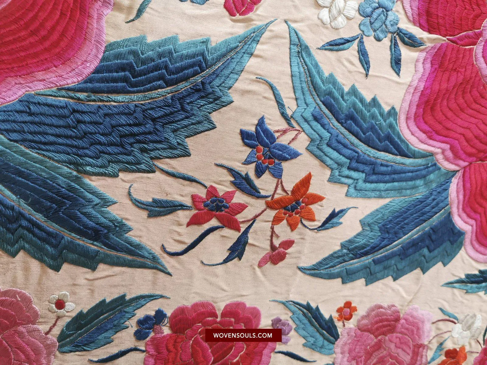 1146 Antique Floral Manila Manton Silk Shawl