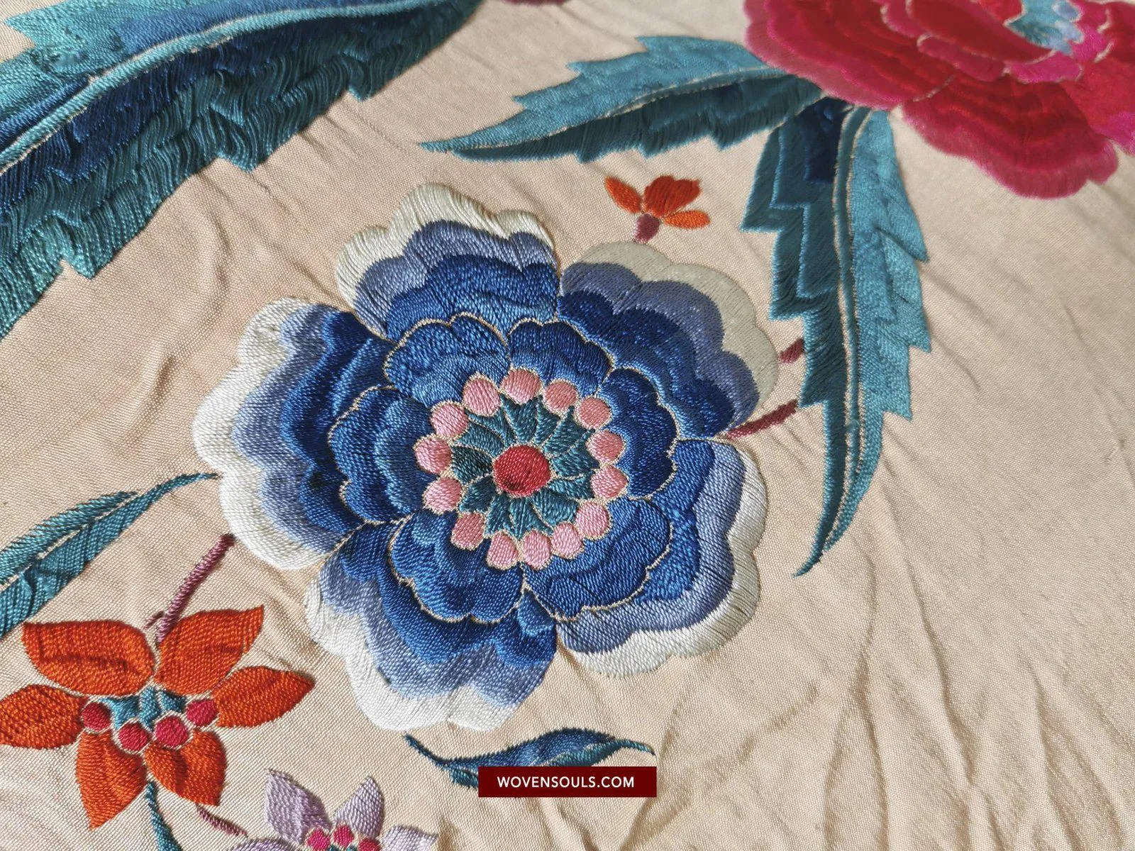 1146 Antique Floral Manila Manton Silk Shawl