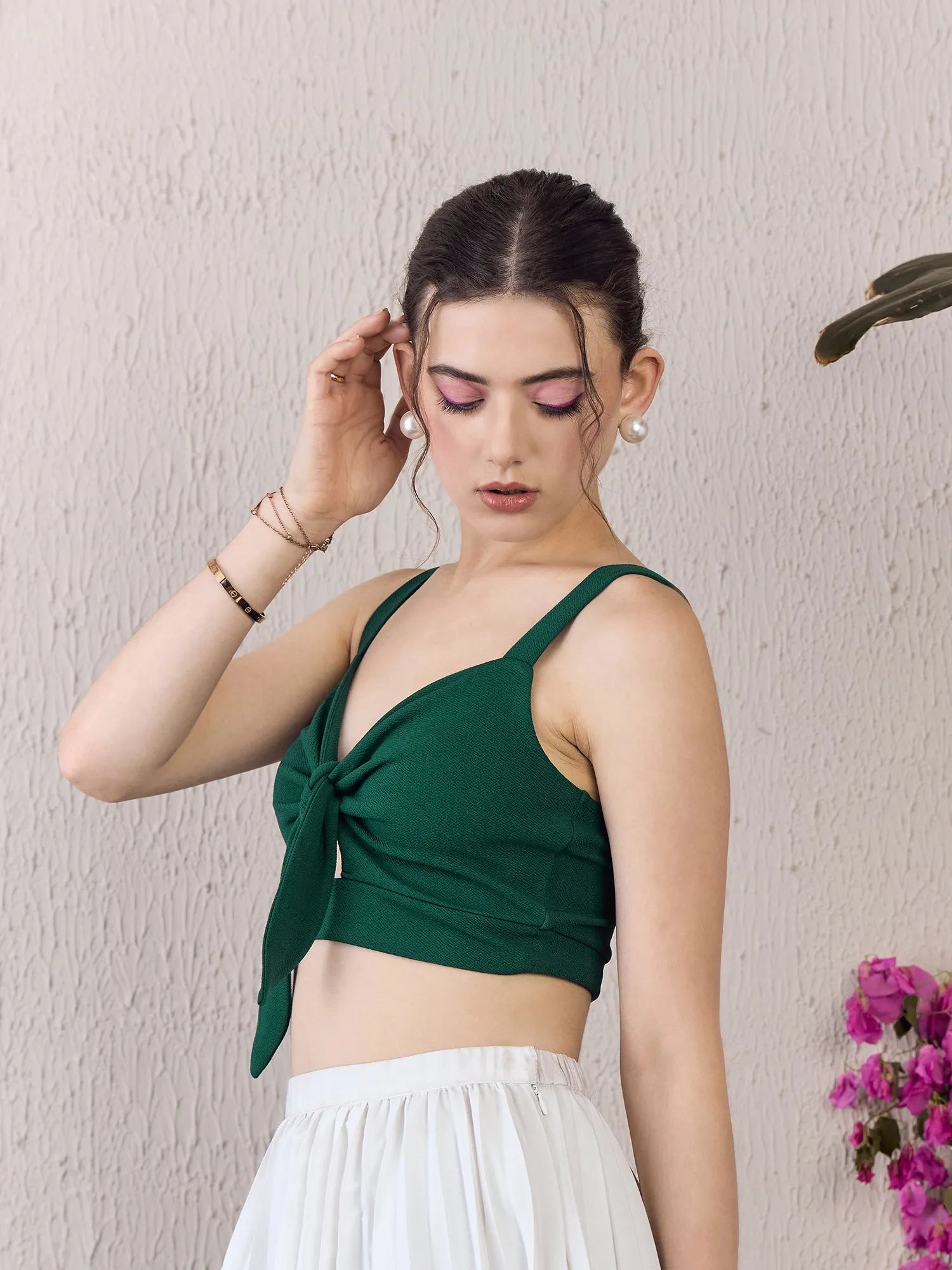 Berrylush Women Solid Green Tie-Up Neck Front Cutout Sleeveless Crepe Knitted Crop Bralette Top
