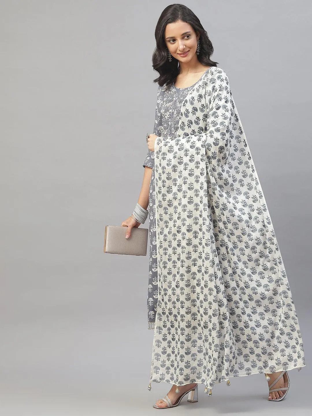 Jashvi Grey and White Floral Printed Kurta Pant Set with Dupatta